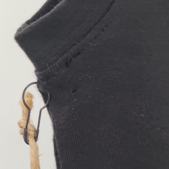 Black and Cream Color-Block Sleeveless V-Neck Sheath Dress - Picture 6 of 6